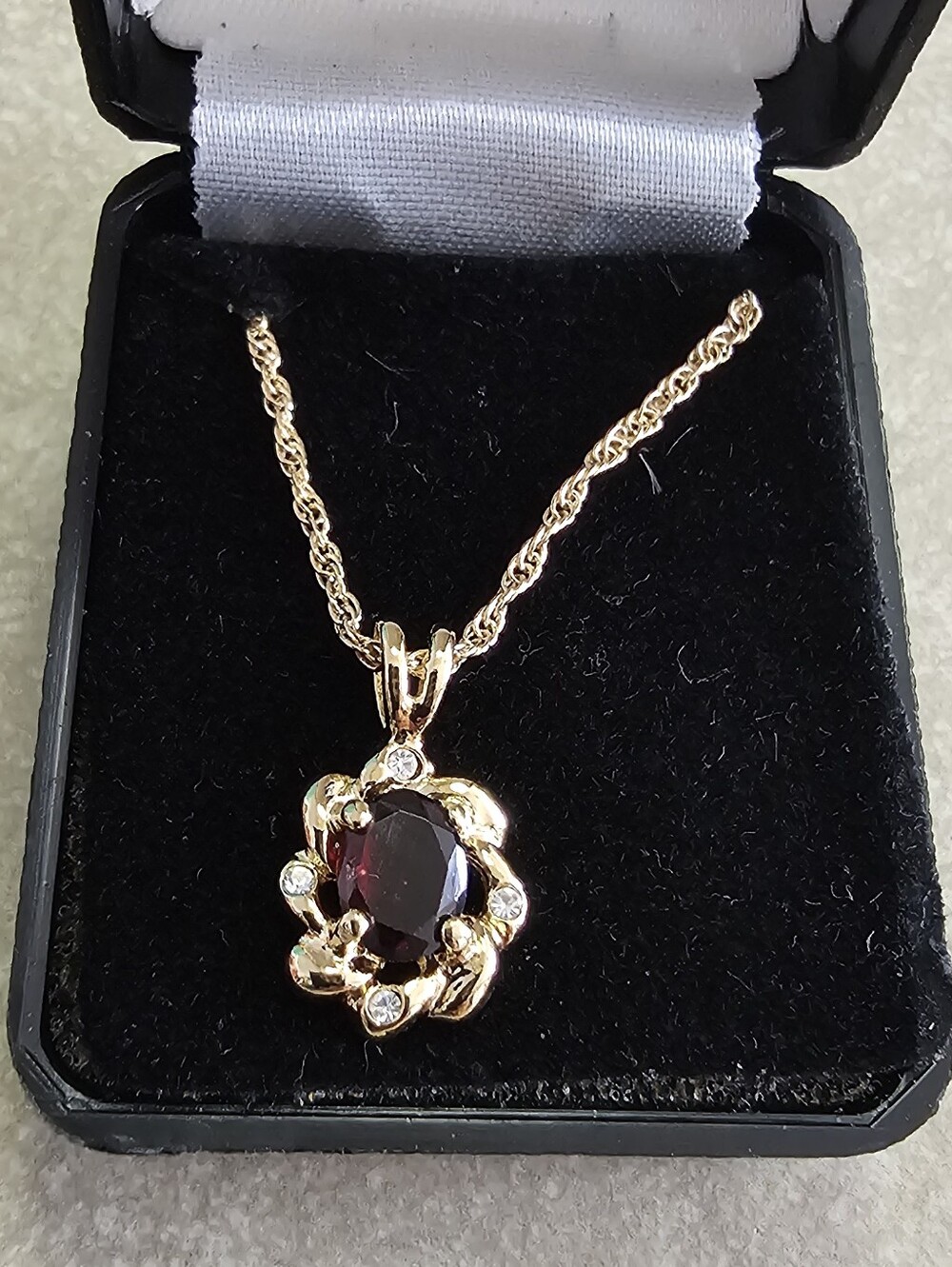 Red Stone Gold Pendant Necklace
